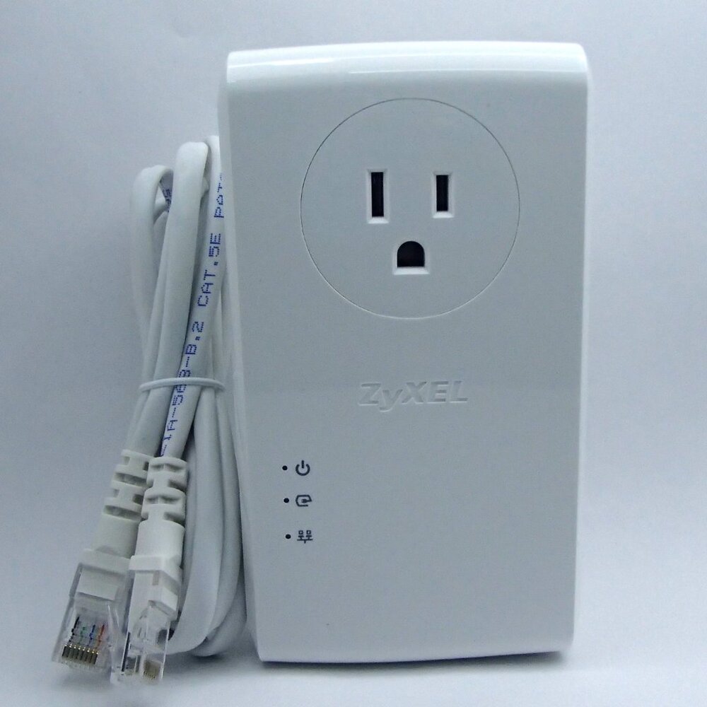 Zyxel 2000 Mbps HomePlug AV2 Powerline Pass-Thru 2-Port Gigabit Ethernet Adapter